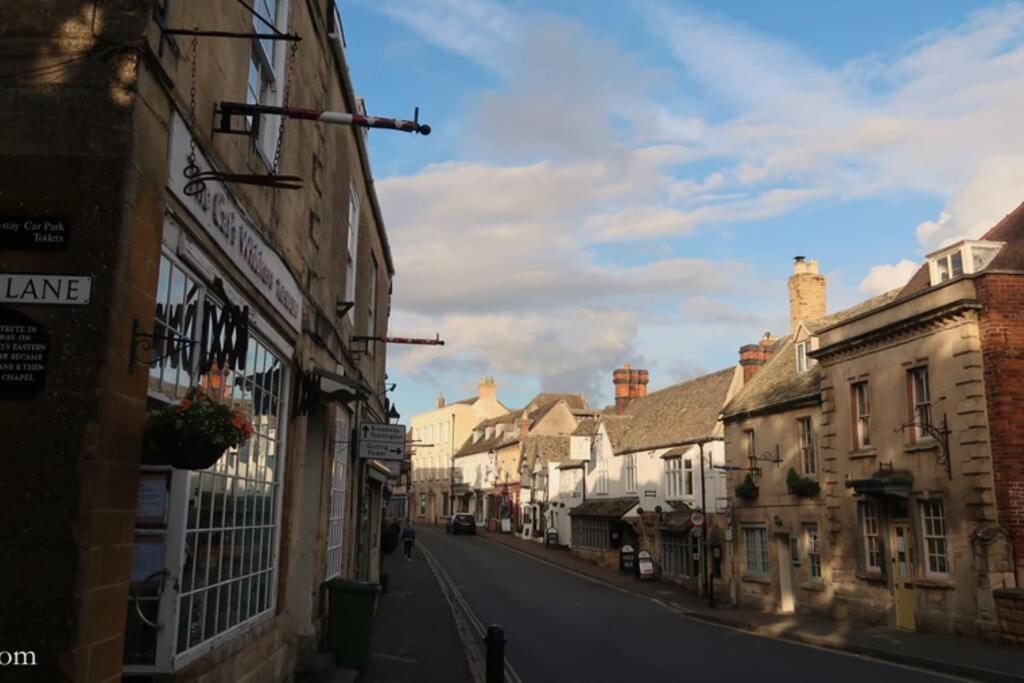 Peaceful Cottage In Heart Of Winchcombe Exterior photo